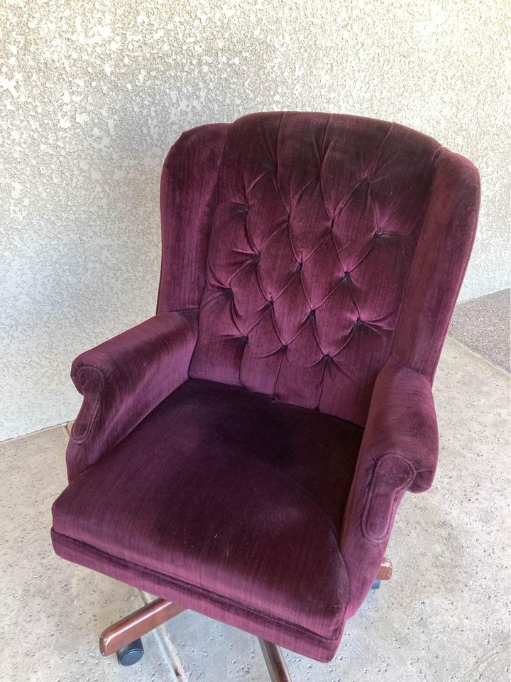 Burgundy Button Back Office Chair