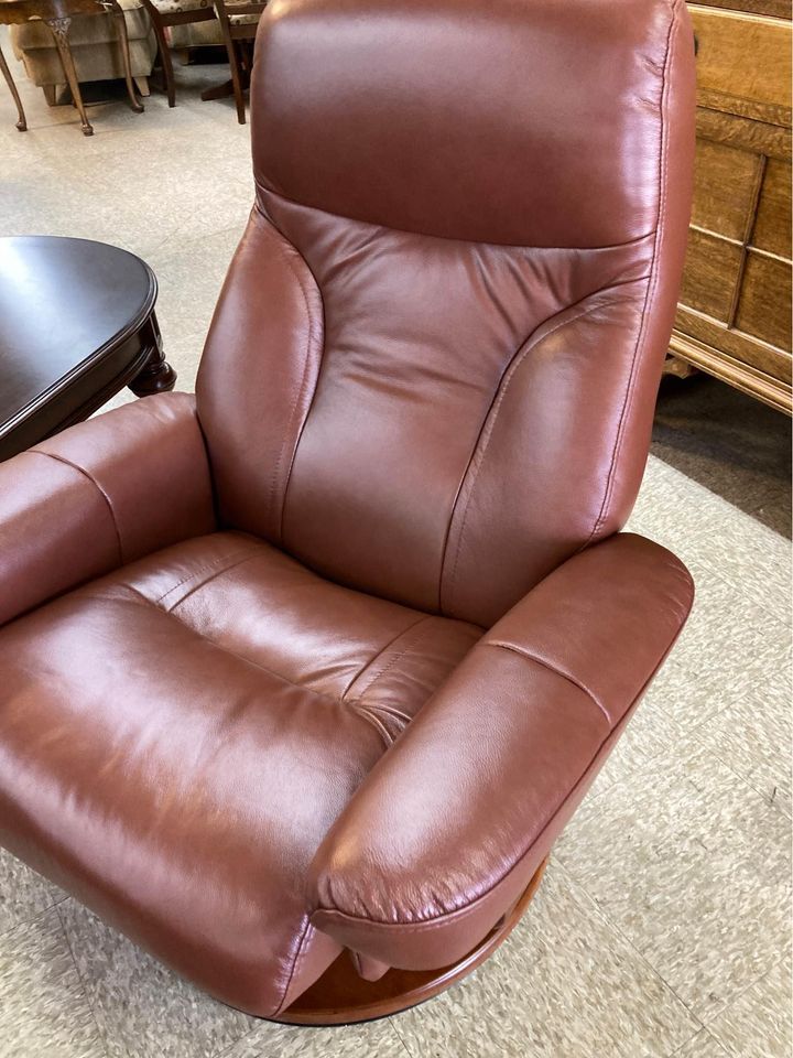 New BenchMaster Recliner with Ottoman armchair