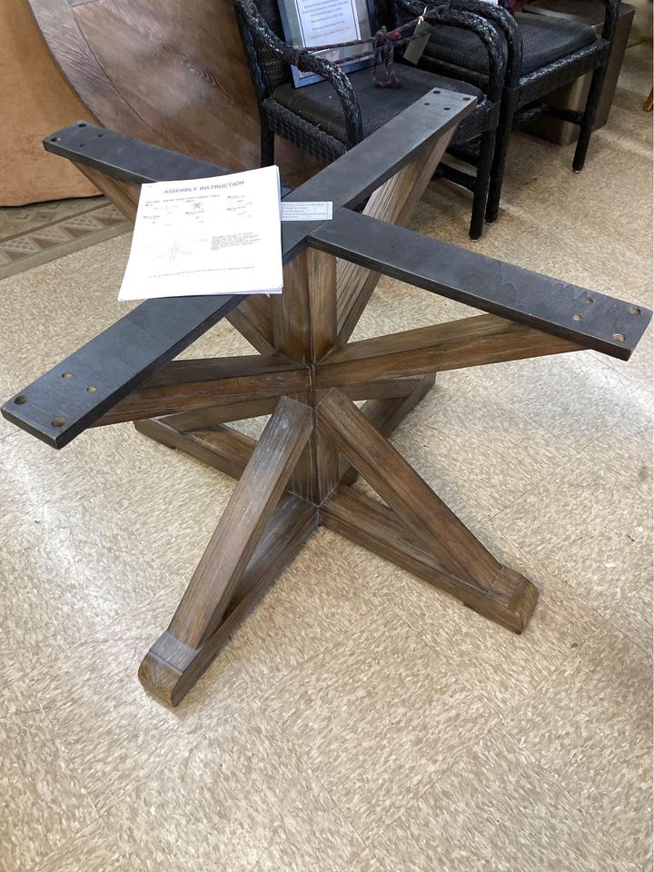 Modern Round Wooden Dining Table pedestal