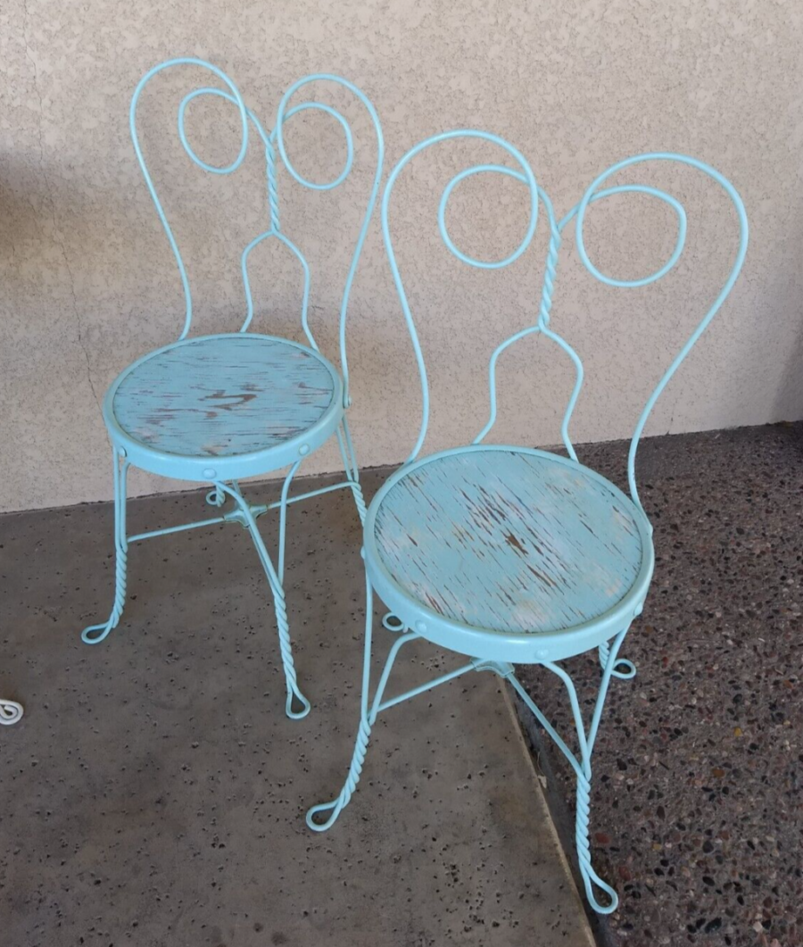 Ice Cream Parlor Table and Chairs seats