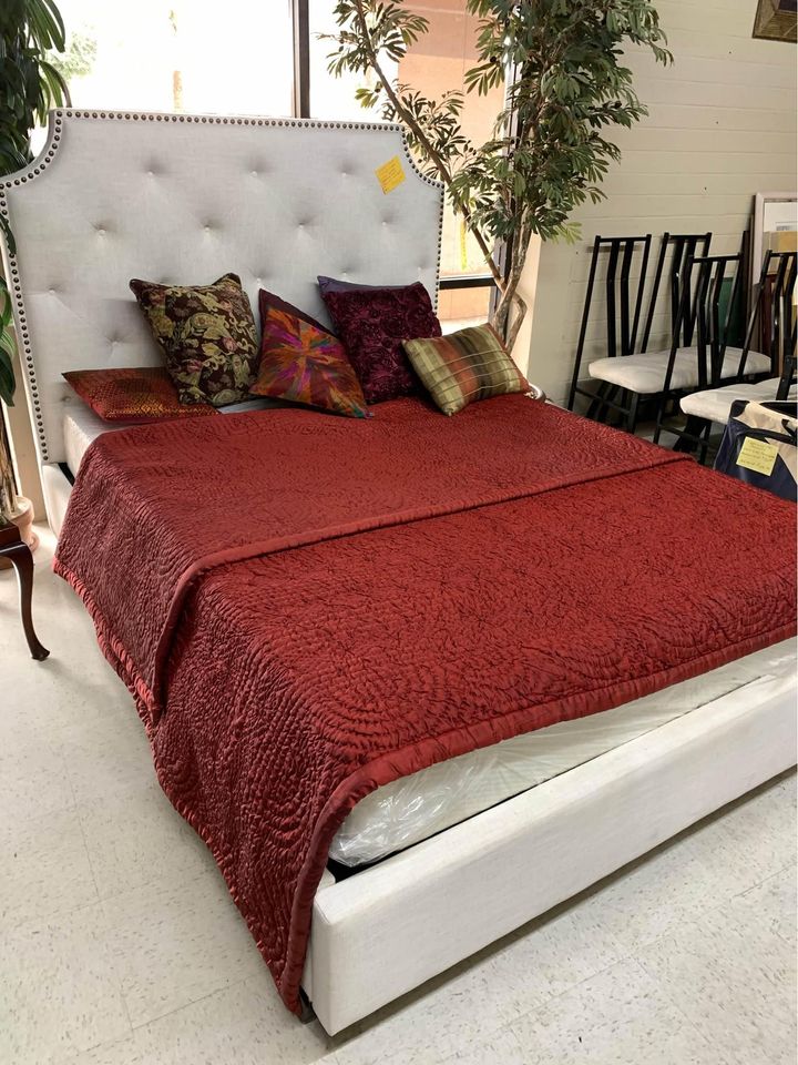 Queen Size Bed with Storage Drawer