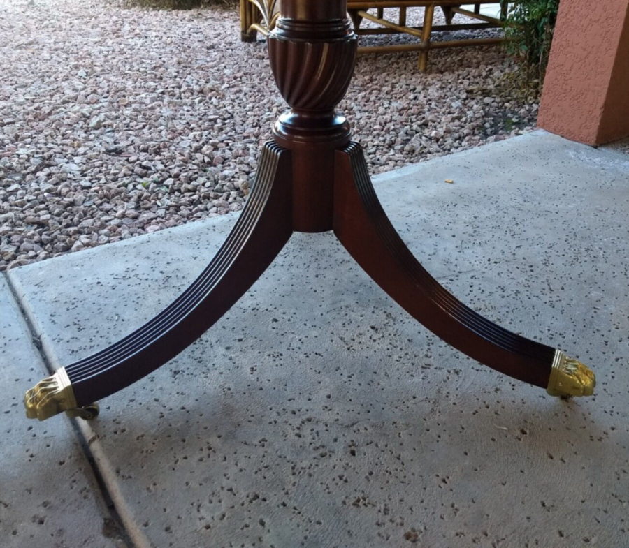 Sheraton Style Dining Table feet