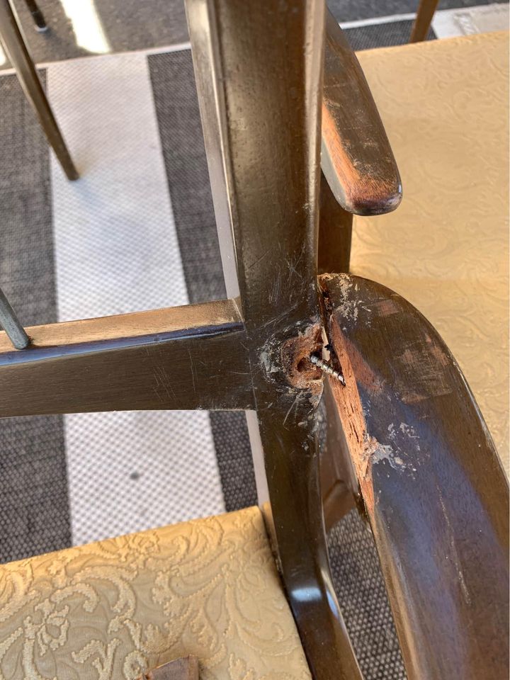 Mid-Century Modern Dining Chairs Set damage