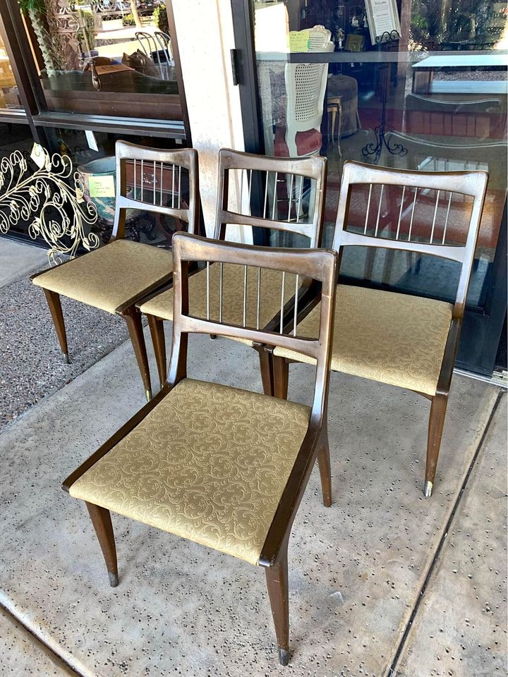 Mid-Century Modern Dining Chairs Set