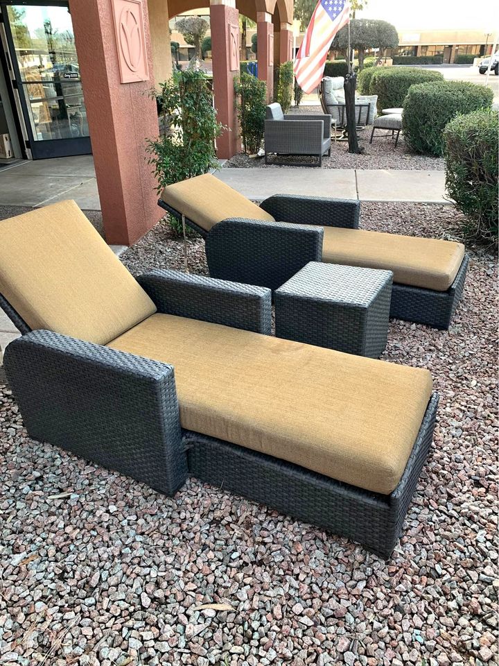 Patio Lounge Chairs with Table