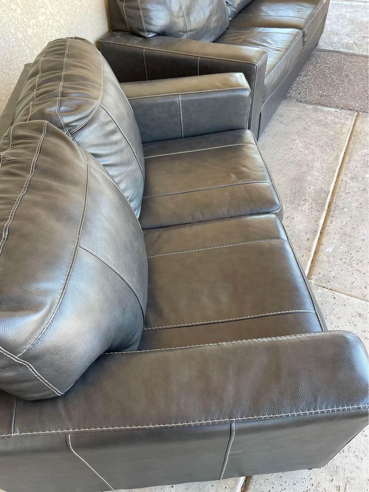 Leather Couch And Loveseat Set seat