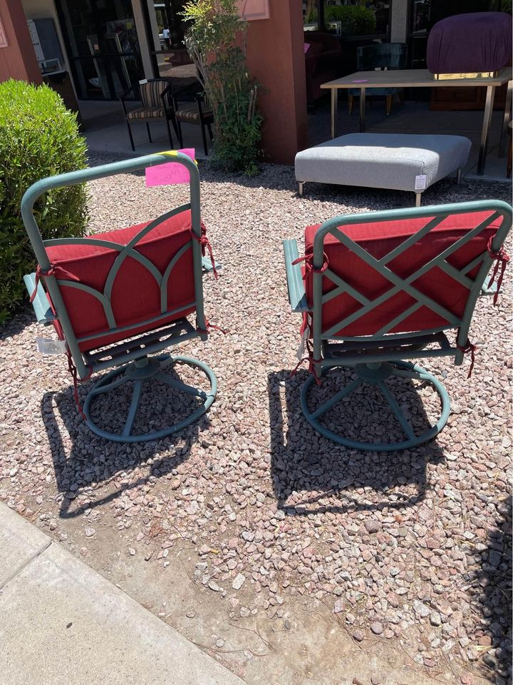 Pair of Swivel Patio Chairs backs