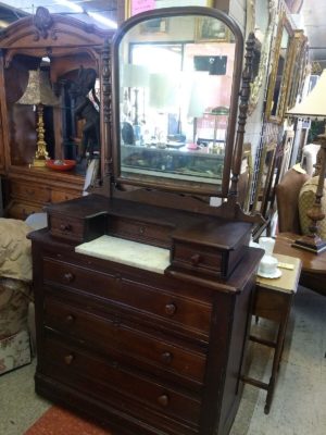 Antique Victorian Gentleman’s Chest of Drawers with Mirror