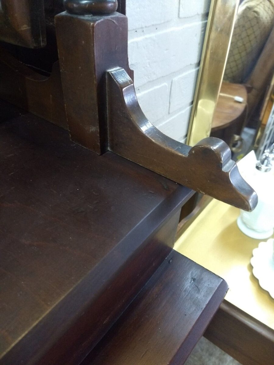 Antique Victorian Gentleman’s Chest of Drawers with Mirror detail