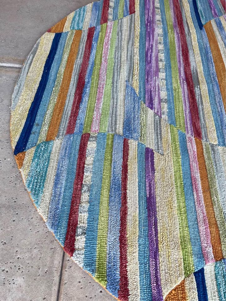 Colorful Round Geometric Rug detail