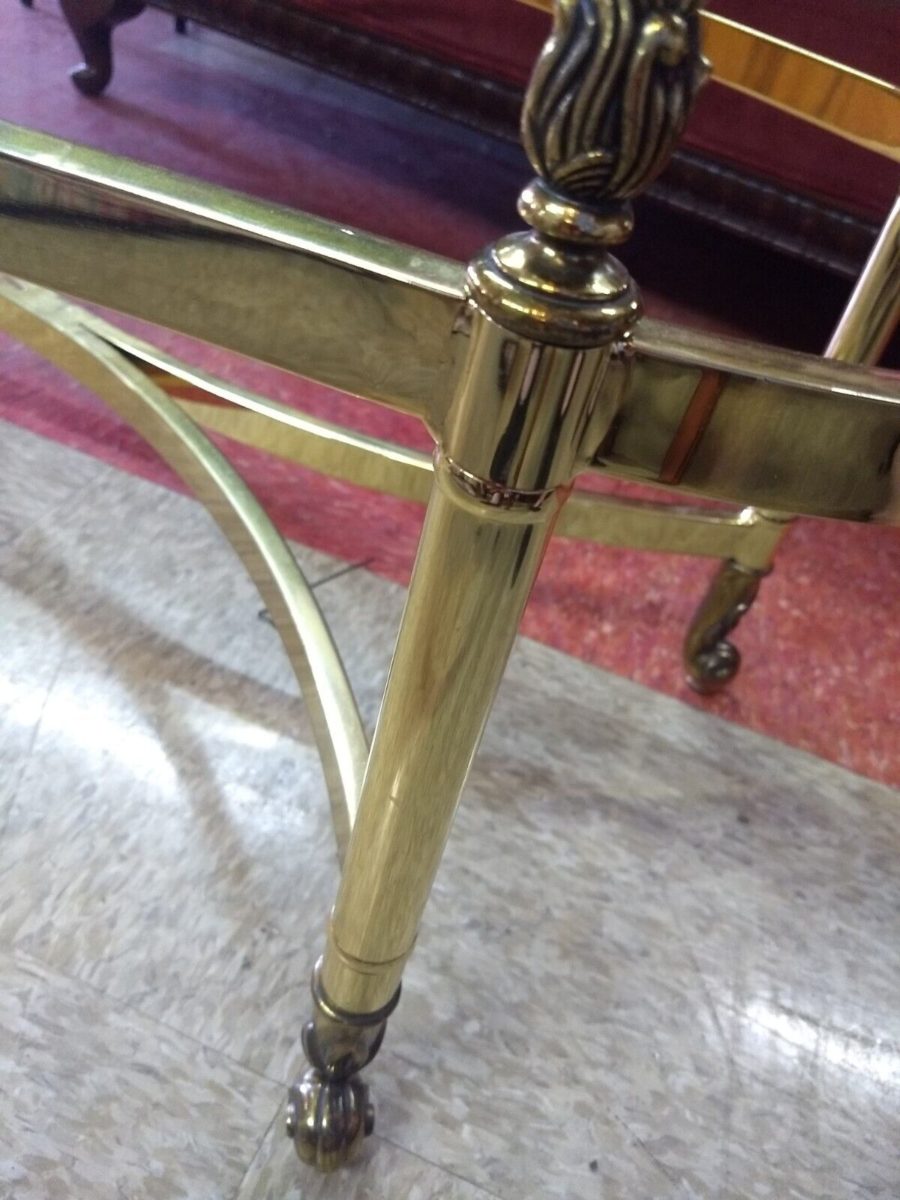 Vintage Hollywood Regency Oval Coffee Table leg