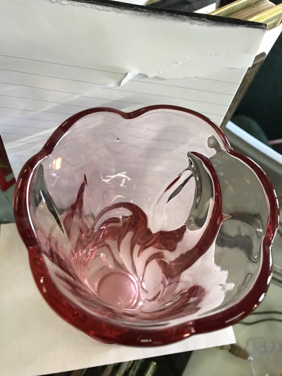 Fenton Ocean Waves Pink Glass Vase top