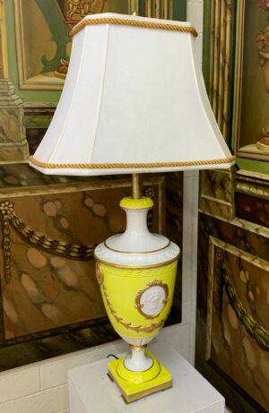Vintage Medallion Urn Lamp Vintage Medallion Urn Lamp