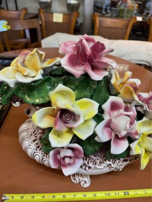 Large Capodiamonte Rose Centerpiece close Large Capodiamonte Rose Centerpiece