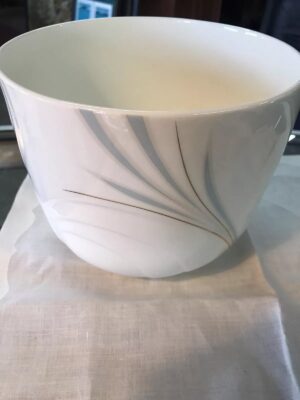 Royal Doulton “Impressions” Laurel Cache Pot