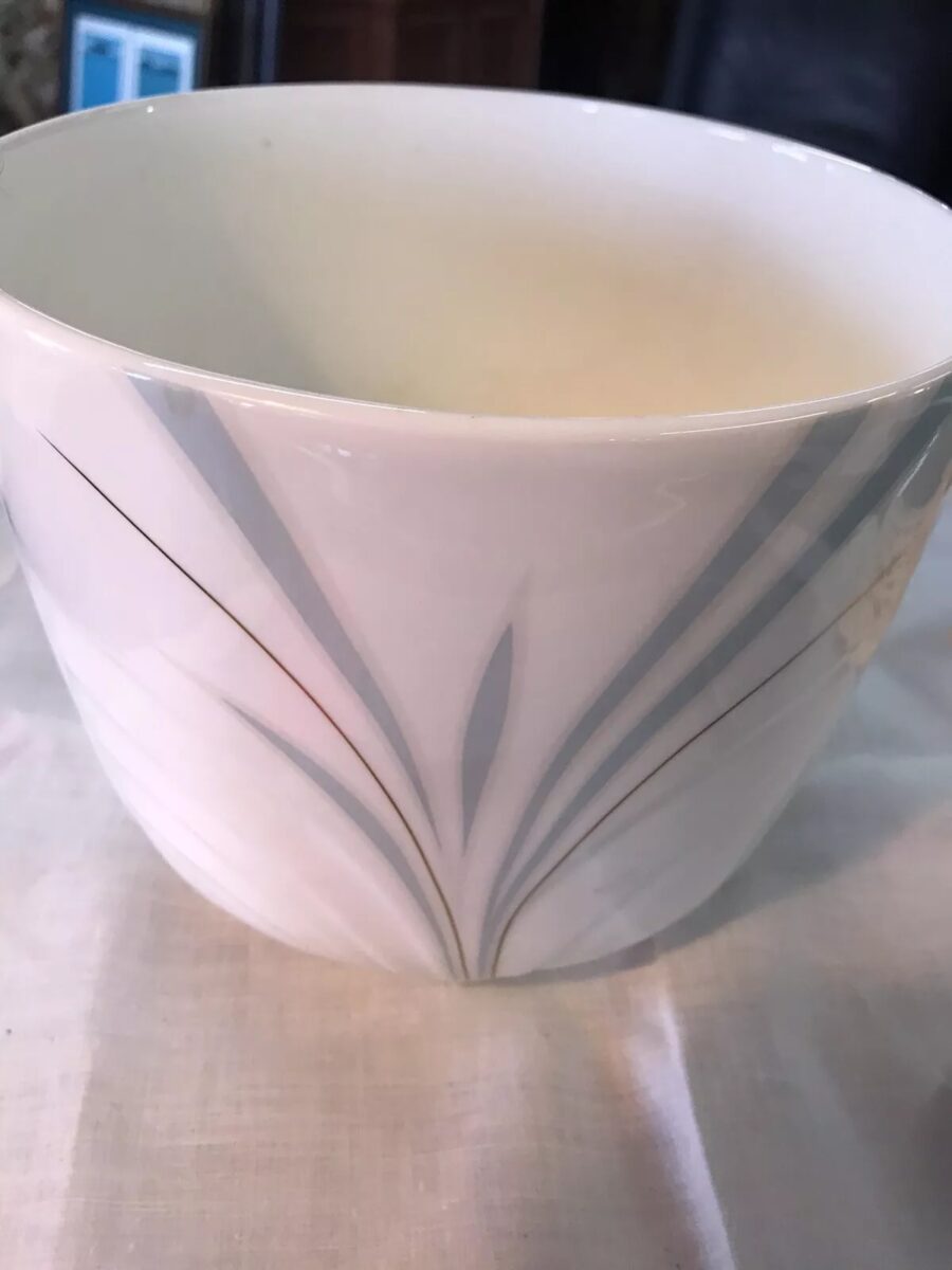 Royal Doulton “Impressions” Laurel Cache Pot
