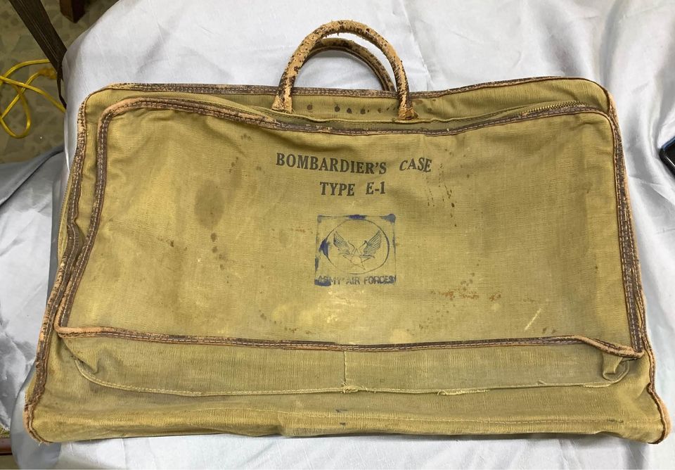 当時物　ww2 大戦　BONBARDIER'S CASE TYPE E-1 WW2 Army Air Force Bombadier's Case Type E-1 - Got Legs Furniture
