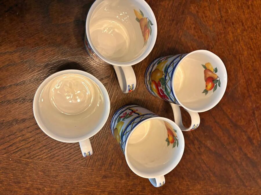 Majolica Fine Bone China Teacups top Majolica Fine Bone China Teacups - Set of 4