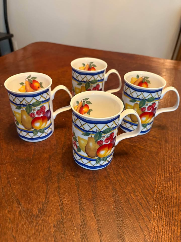 Majolica Fine Bone China Teacups Majolica Fine Bone China Teacups - Set of 4