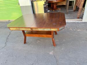 Expandable Dining Table with Slate Edges Expandable Dining Table with Slate Edges