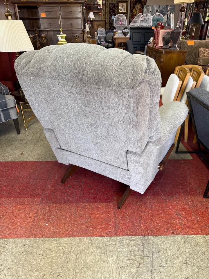 Oversized La-Z-Boy Recliner back Oversized La-Z-Boy Recliner