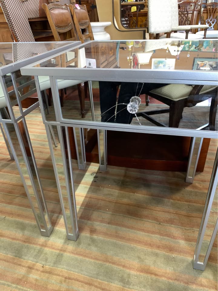 Pair of Mirrored Nightstands crack Pair of Mirrored Nightstands