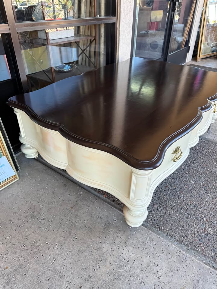 Thomasville Brunello Cocktail Coffee Table
