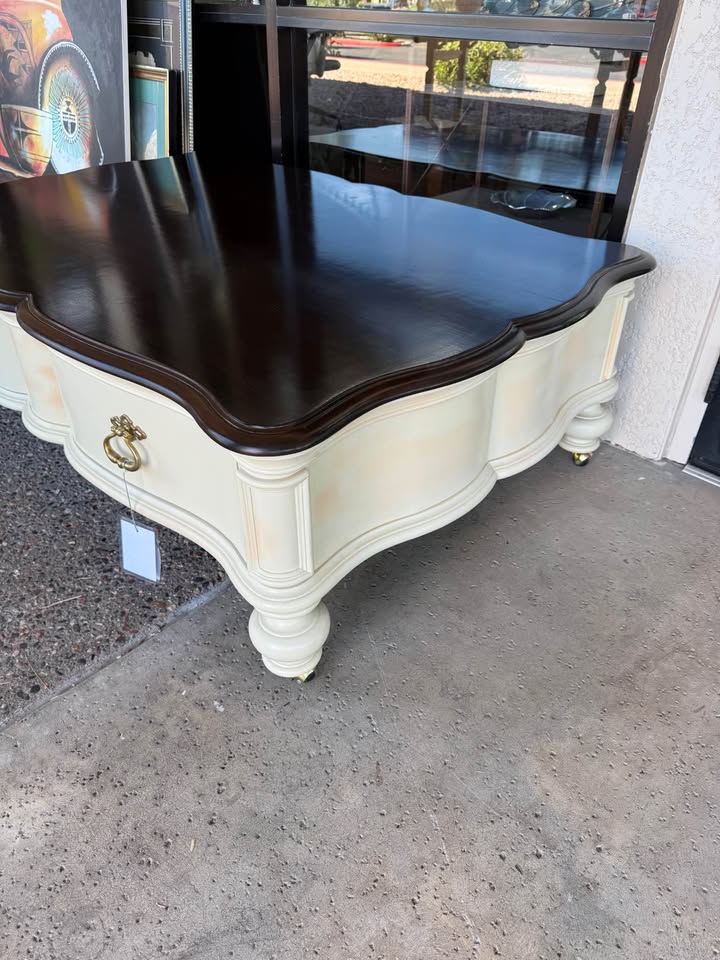 Thomasville Brunello Cocktail Coffee Table