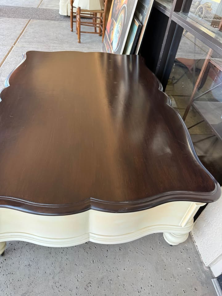 Thomasville Brunello Cocktail Coffee Table