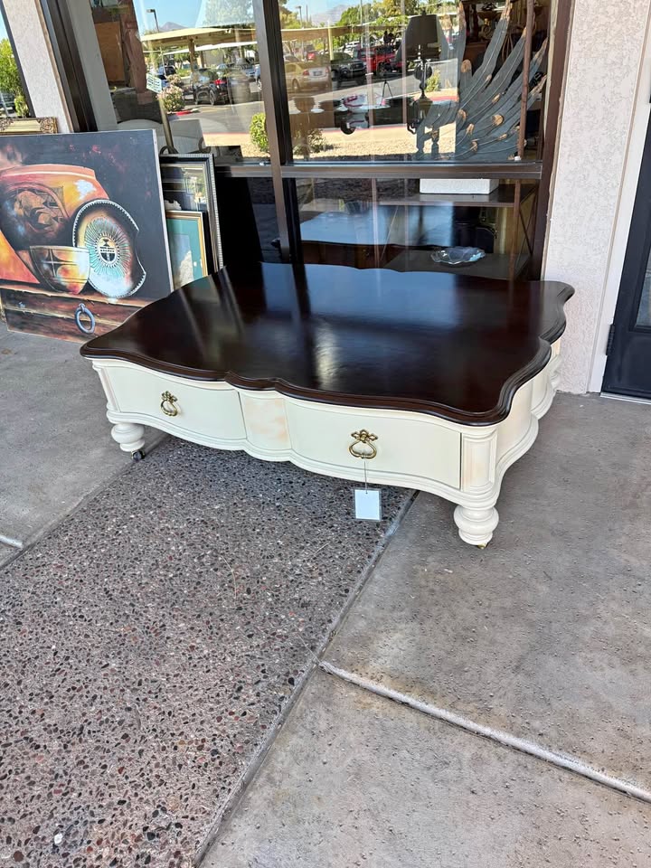 Thomasville Brunello Cocktail Coffee Table