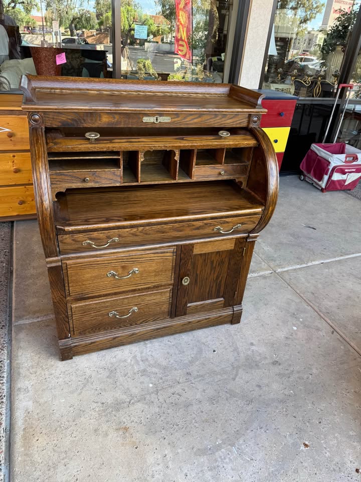 Barrel Type Oak Roll Top Desk open Barrel Type Oak Roll Top Desk