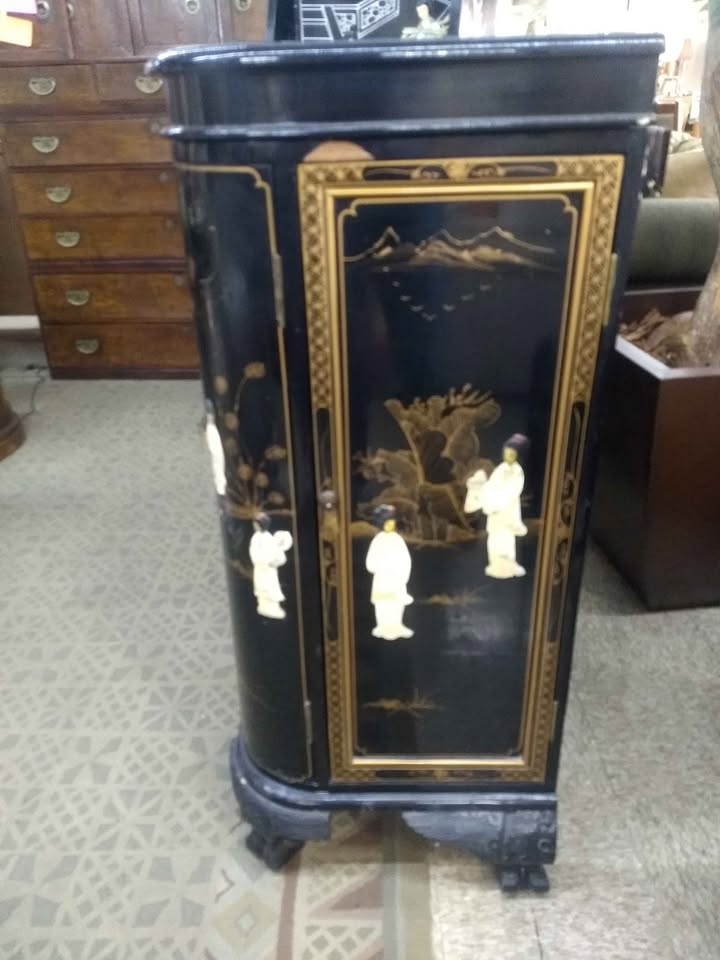 Chinoiserie Black Lacquer Liquor Cabinet