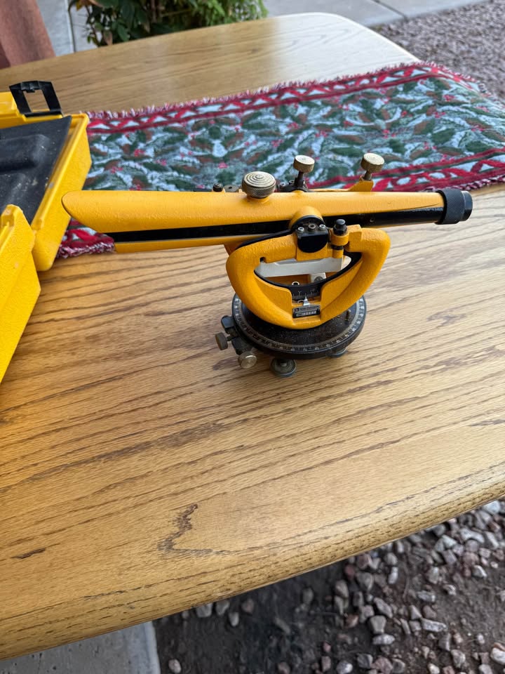 Burger 200B Surveyors Level
