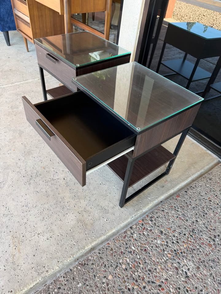 Small Nightstands with a Single Shelf and Glass Top drawer Small Nightstands with a Single Shelf and Glass Top - 20 Available