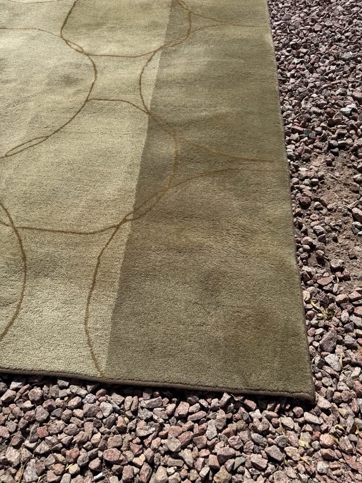 Thick Modern Green Rug detail Thick Modern Green Rug