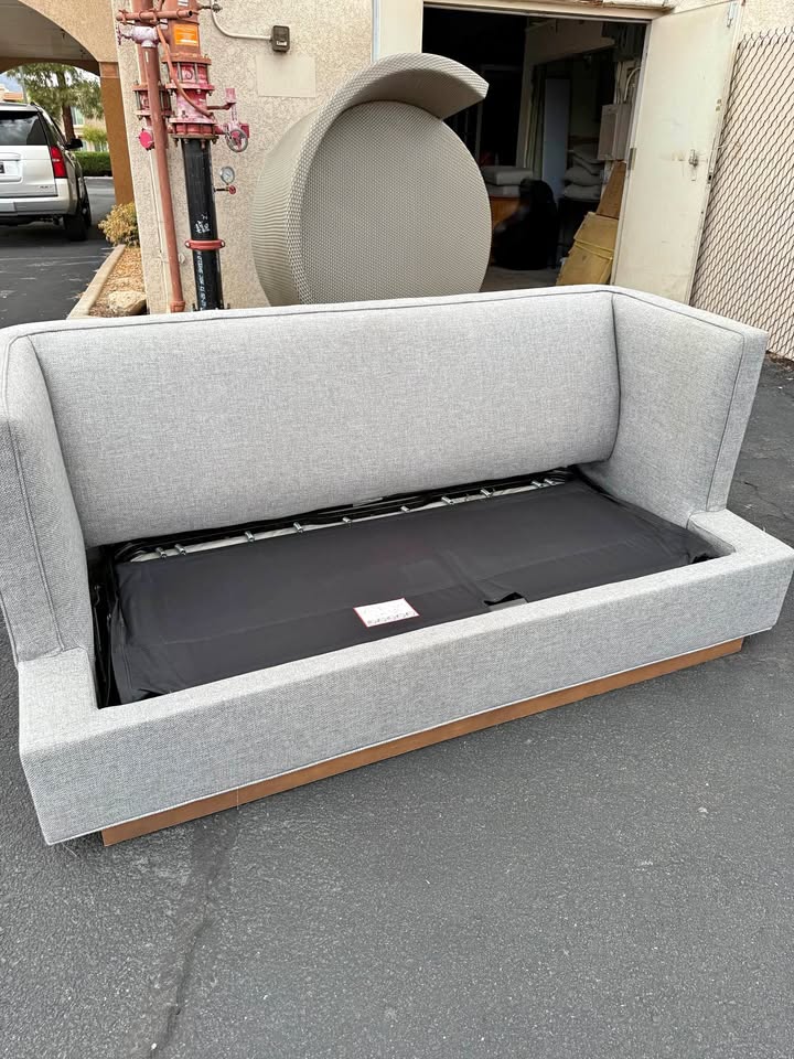 Light Gray Sleeper Sofas - 12 Available!